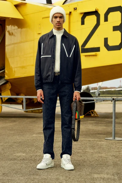 Look 10